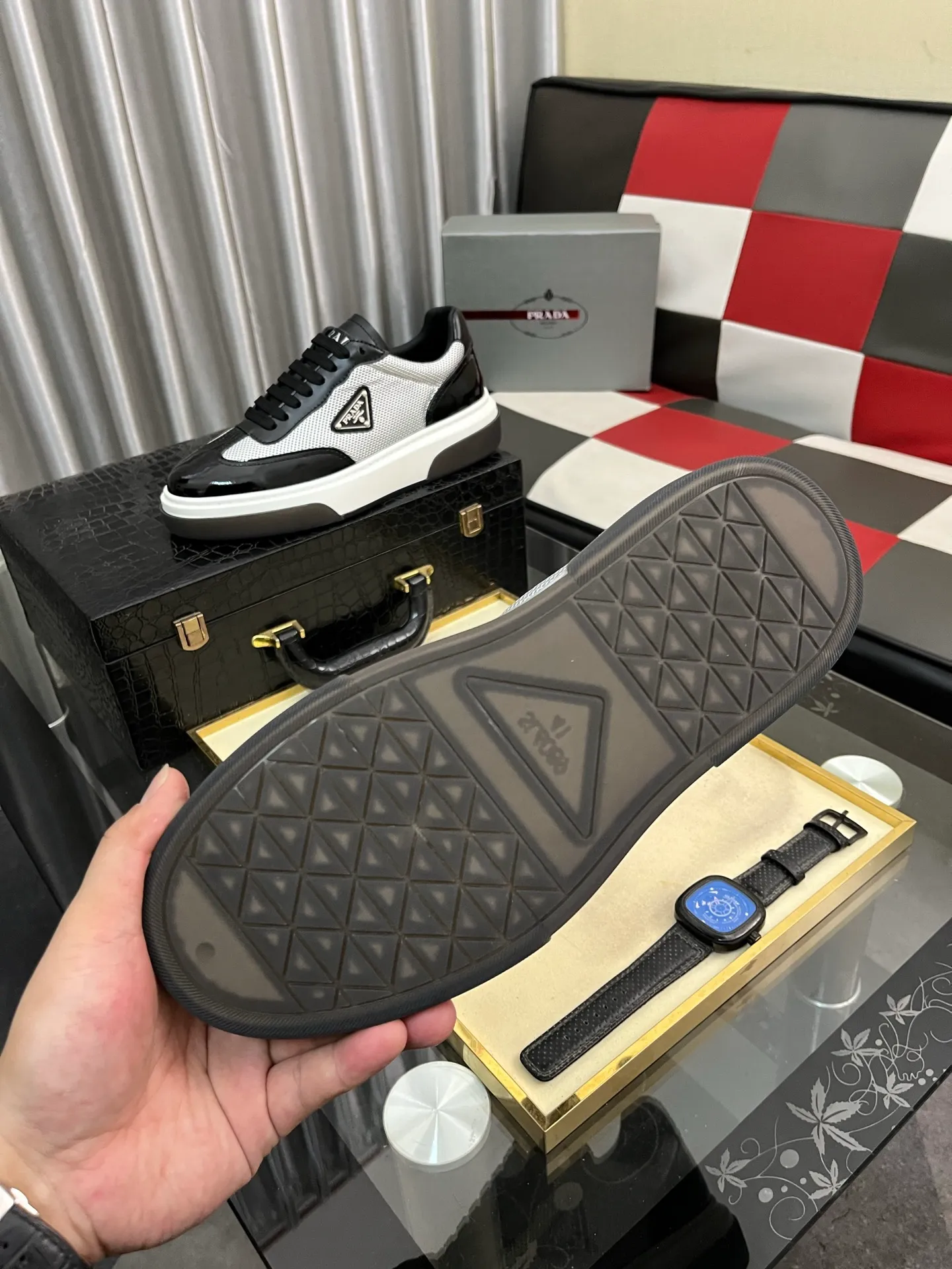 Men's shoes 💰: 560⌚️⌚️[PRADA] Prada casual shoes, originally developed 1:1, made of high-mercerized cowhide with imported cowhide, silk sheepskin lining, rubber outsole, comfortable and soft on the foot, size: 38-442️⃣Colors available